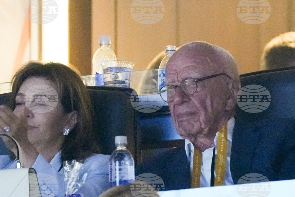 Наследниците на магната Рупърт Мърдок постигнаха извънсъдебно споразумение помежду си относно контрола на империята му