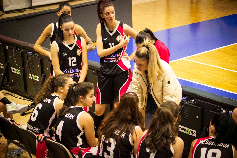 БТА :: Шампион 2006 надигра Дунав Русе като домакин в първенството на ...