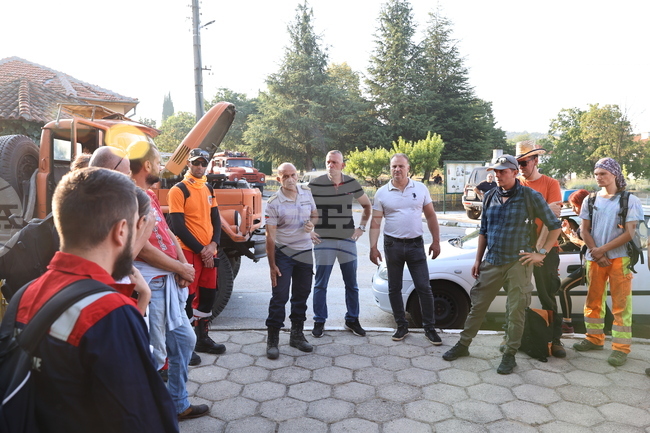 Село Отец Паисиево - гасене на пожар - брифинг