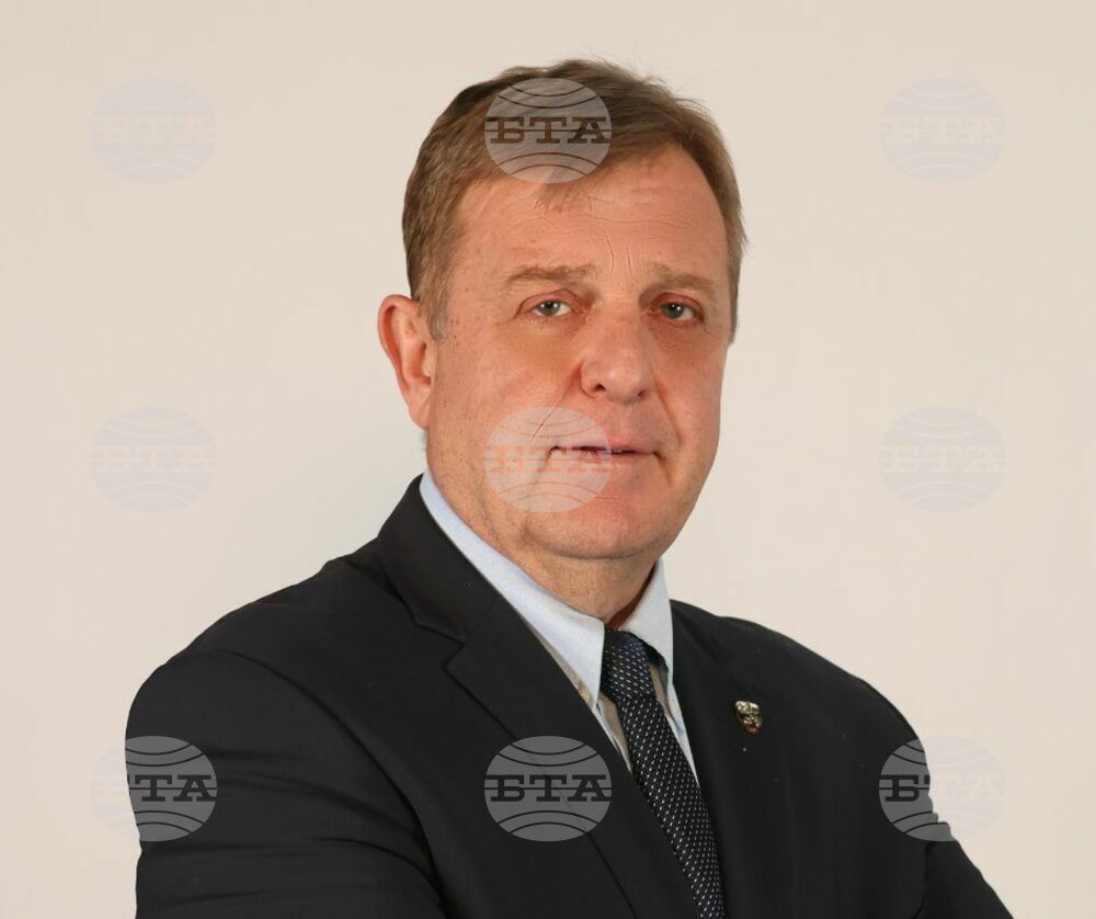 Красимир Каракачанов: От евроатлантическа солидарност не пускат полезна техника за гаси пожарищата