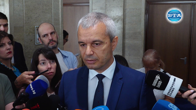 Чисто математически вече не е възможно да има правителство, смята Костадин Костадинов