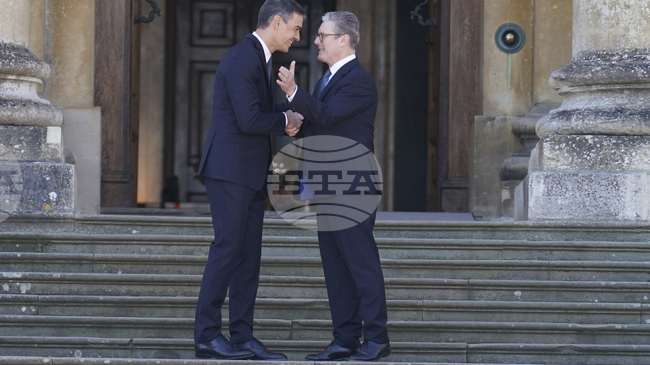 Испанският премиер Педро Санчес ще посети през септември за първи път Даунинг Стрийт 10 за двустранна среща с британския си колега