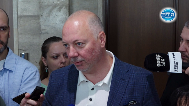 Позицията на ГЕРБ-СДС е, че няма да подкрепи третия мандат, каза Росен Желязков