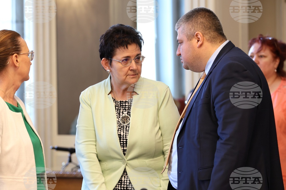 Парламент - Комисия по бюджет и финанси