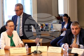 Парламент - Комисия по бюджет и финанси