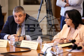 Парламент - Комисия по бюджет и финанси