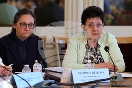 Парламент - Комисия по бюджет и финанси