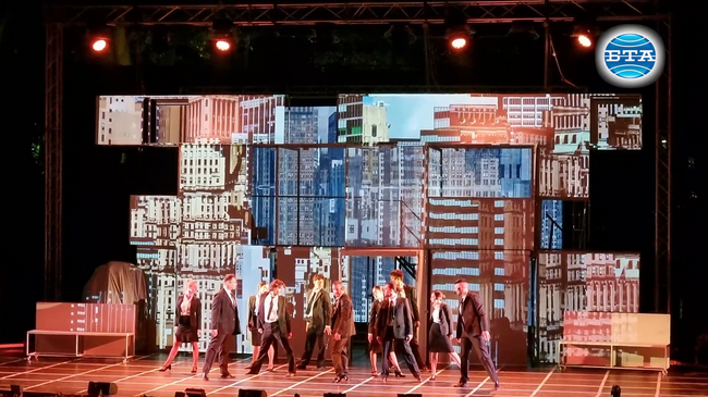 Мапингът е в основата на визуалното решение на мюзикъла „Дух“ на Варненската опера