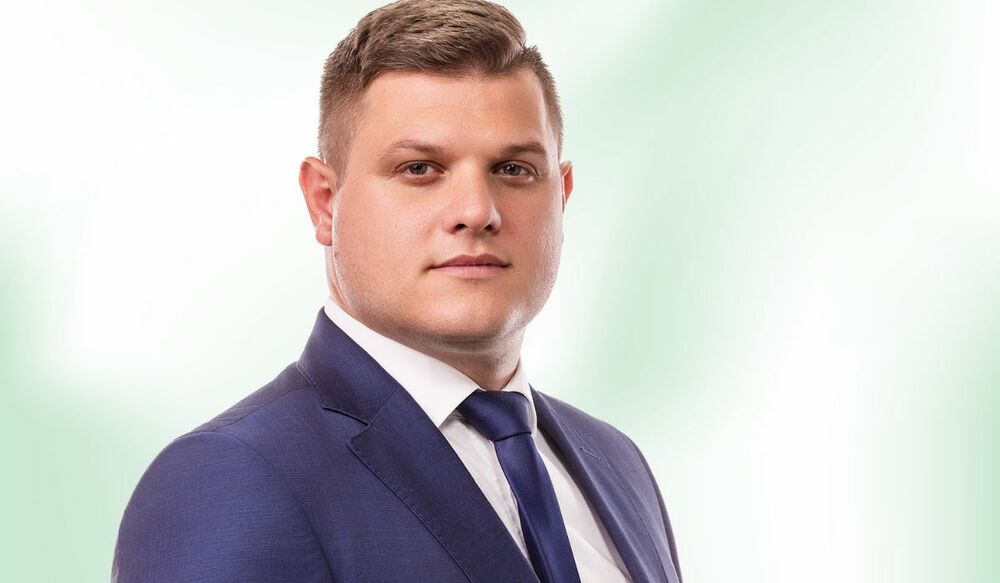 Кирил Петков лиши България от присъствие на срещата на КОСАК, заявиха с декларация в началото на пленарното заседание от "Възраждане"