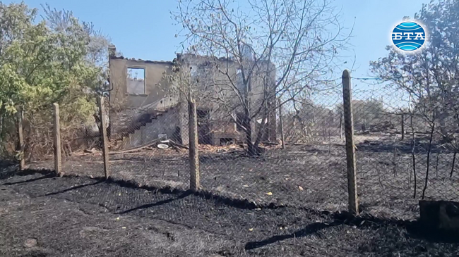 Комисия от Община Болярово започна опис на щетите от пожара, при който горяха 35 къщи в боляровското село Воден