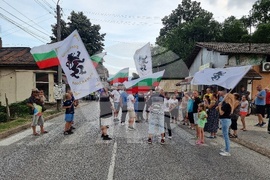 Село Бързѝя - проход Петрохан - протест