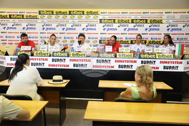  Стадион „Васил Левски“ - бадминтон - пресконференция