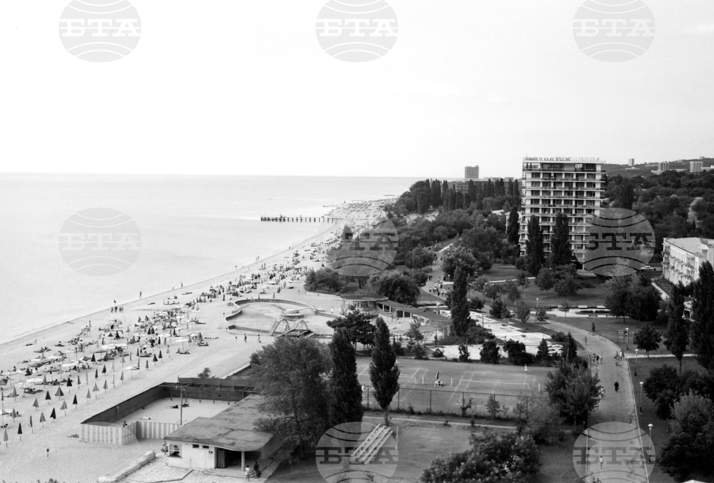 Поглед към курорта "Златни пясъци" през юли 1968 г.