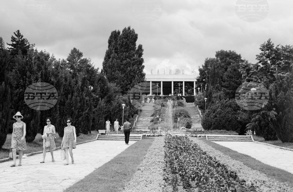 Поглед към курорта "Златни пясъци" през юли 1968 г.