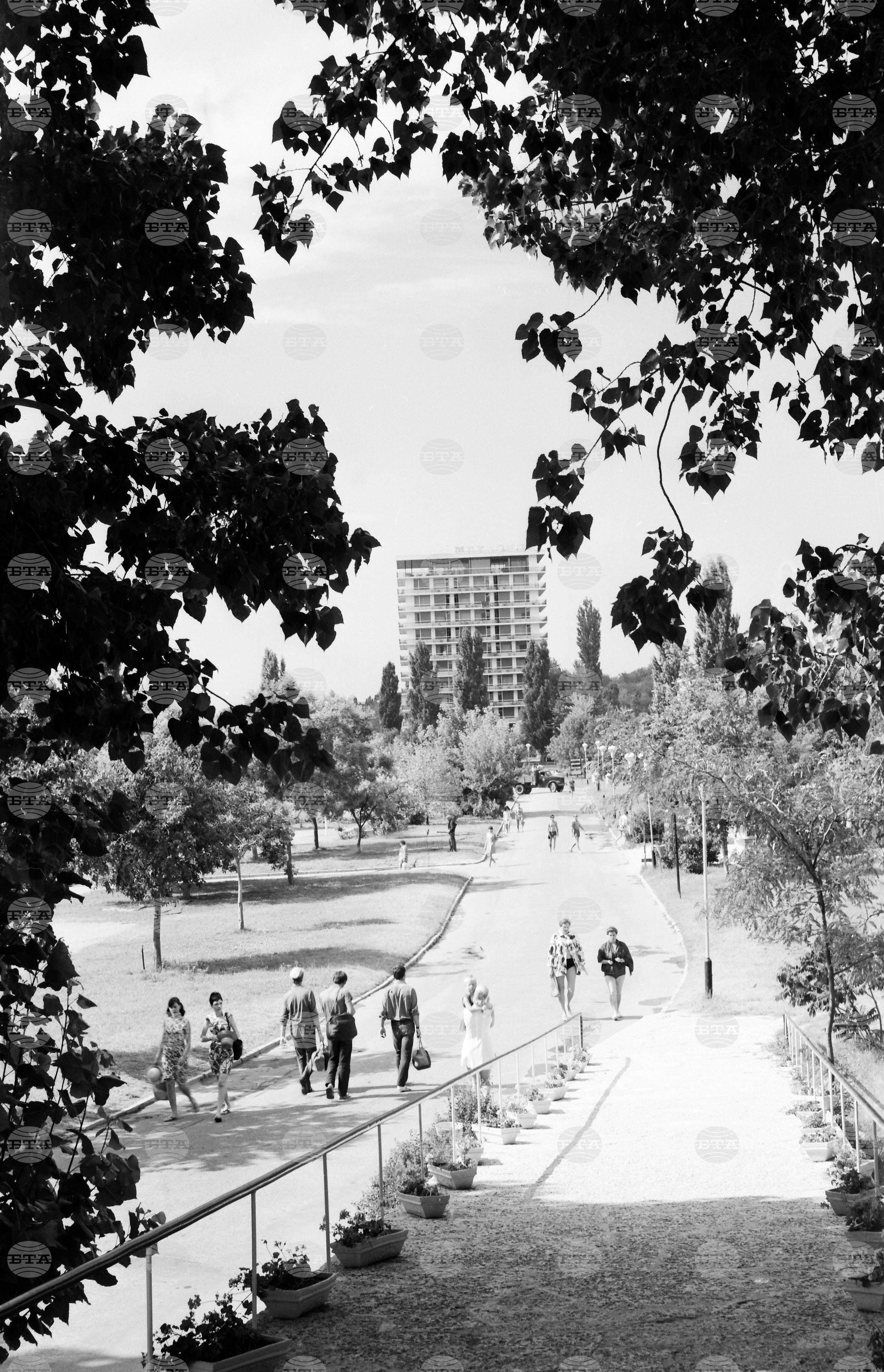 Поглед към курорта "Златни пясъци" през юли 1968 г.