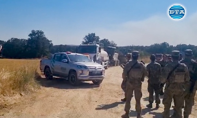 Турция изпрати противопожарни екипи в подкрепа на българските пожарникари край Свиленград