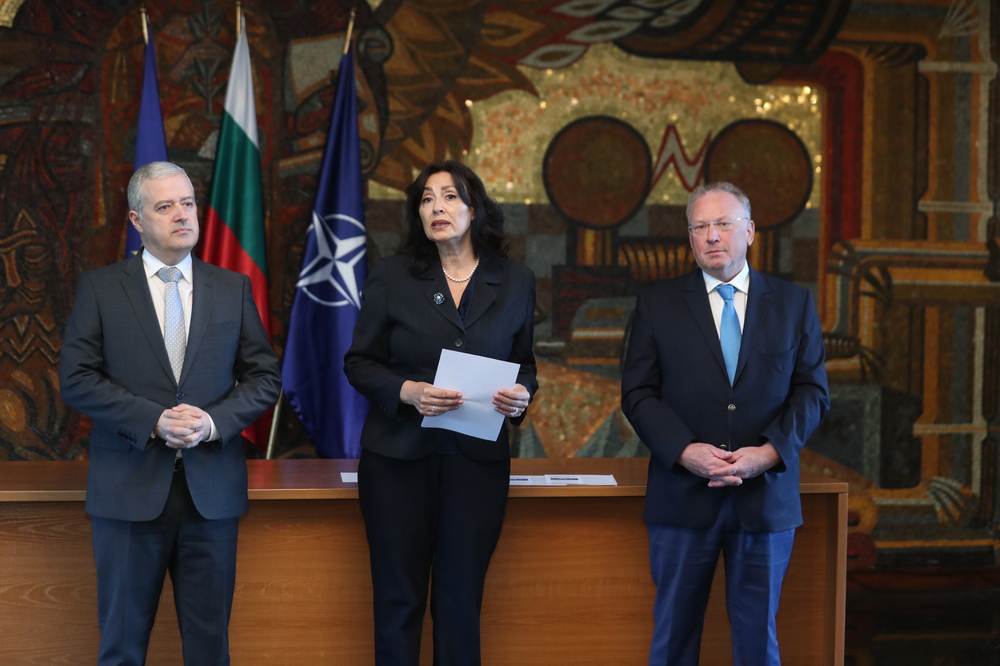 МВнР: Церемония по връчване на сертификатите на стажант-аташетата, успешно завършили XVIII-тия обучителен курс по дипломация