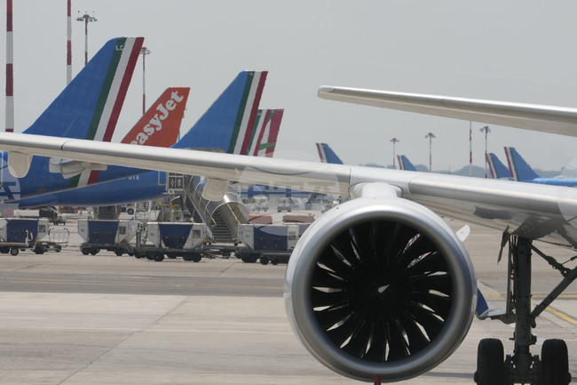 Летище Бергамо в Италия бе временно затворено след смъртен случай на пистата