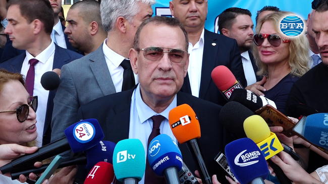 Джевдет Чакъров: Близо 500 души от ДПС искат оставката на Делян Пеевски