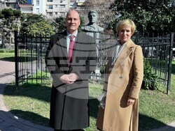 Аржентина - Невяна Митева - Стоян Михайлов - паметник на Васил Левски 