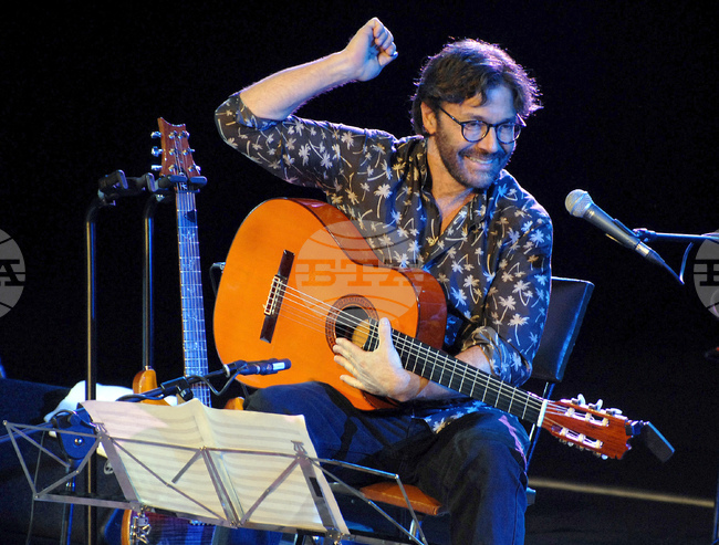 Ал Ди Меола - американски китарист