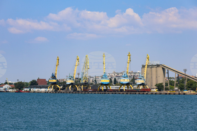 Тяло на моряк е открито в акваторията на Бургаското пристанище