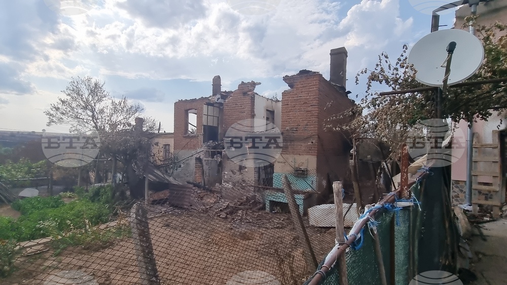 Село Воден - опожарени къщи