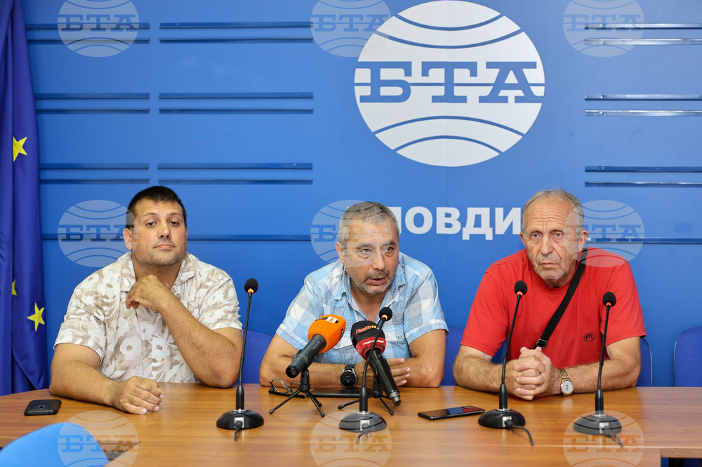 Национален пресклуб на БТА-Пловдив - Национална асоциация за защита на превозвачите и таксиметровите водачи - пресконференция