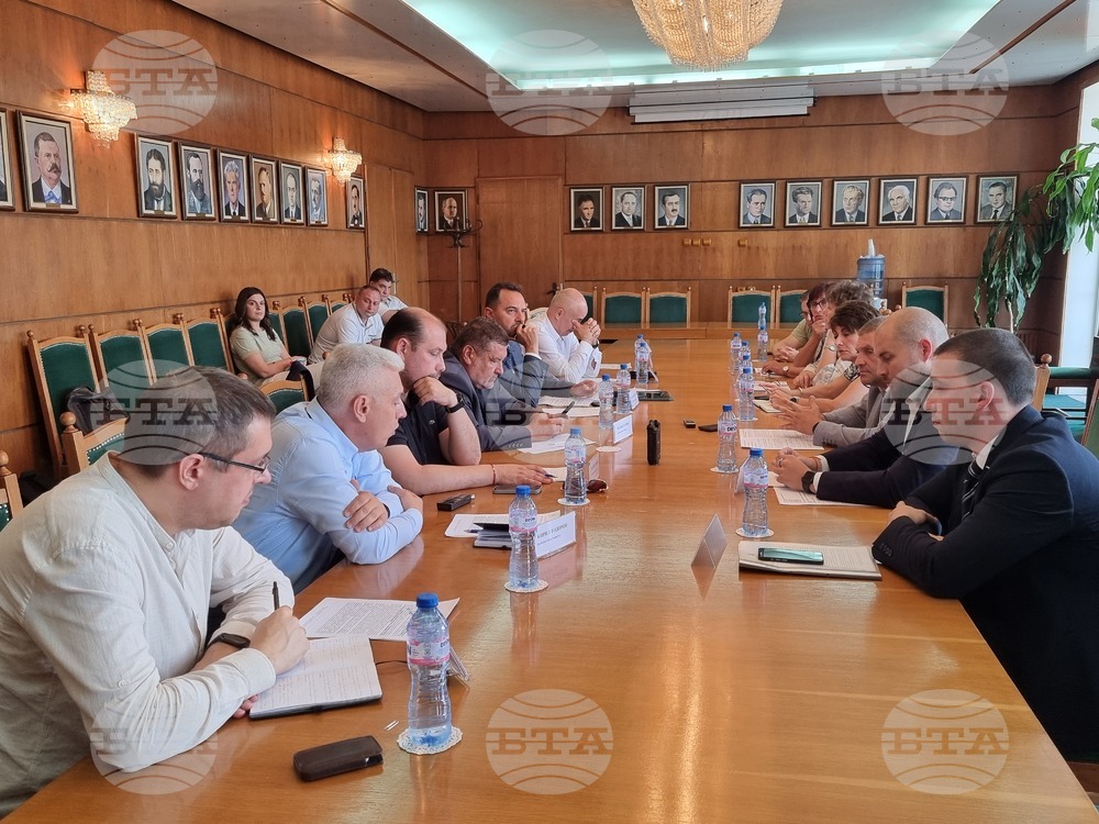 Депутати и представители на местната власт дискутираха проблемите на Плевен и възможните решения