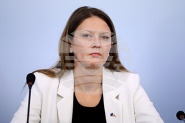 Цветелина Пенкова - брифинг