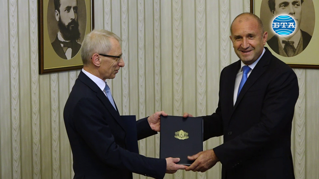 От ПП-ДБ върнаха втория мандат неизпълнен веднага след като го получиха от президента Румен Радев