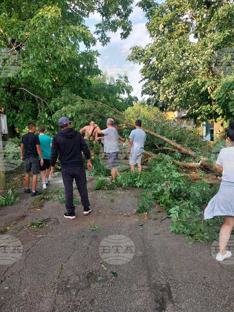 Нанесени са само материални щети след бурята в севлиевско снощи