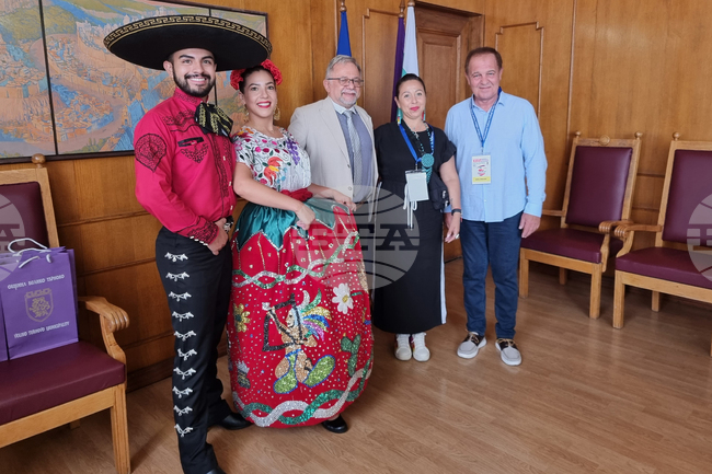 Велико Търново - Международен фолклорен фестивал - среща