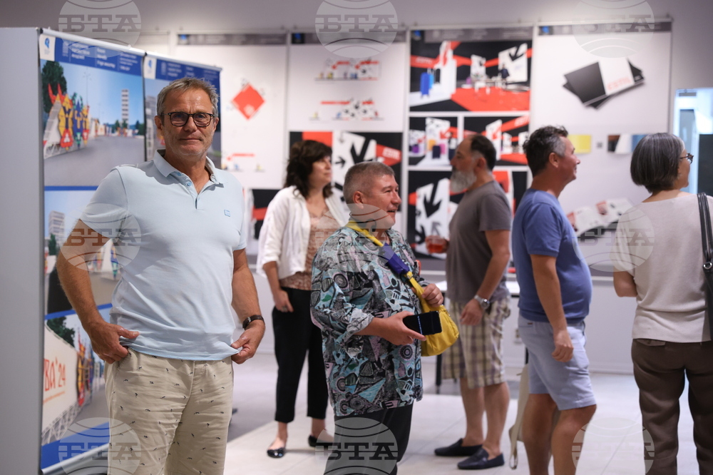 Специалност "Рекламен дизайн" - галерия "Академия" - изложба