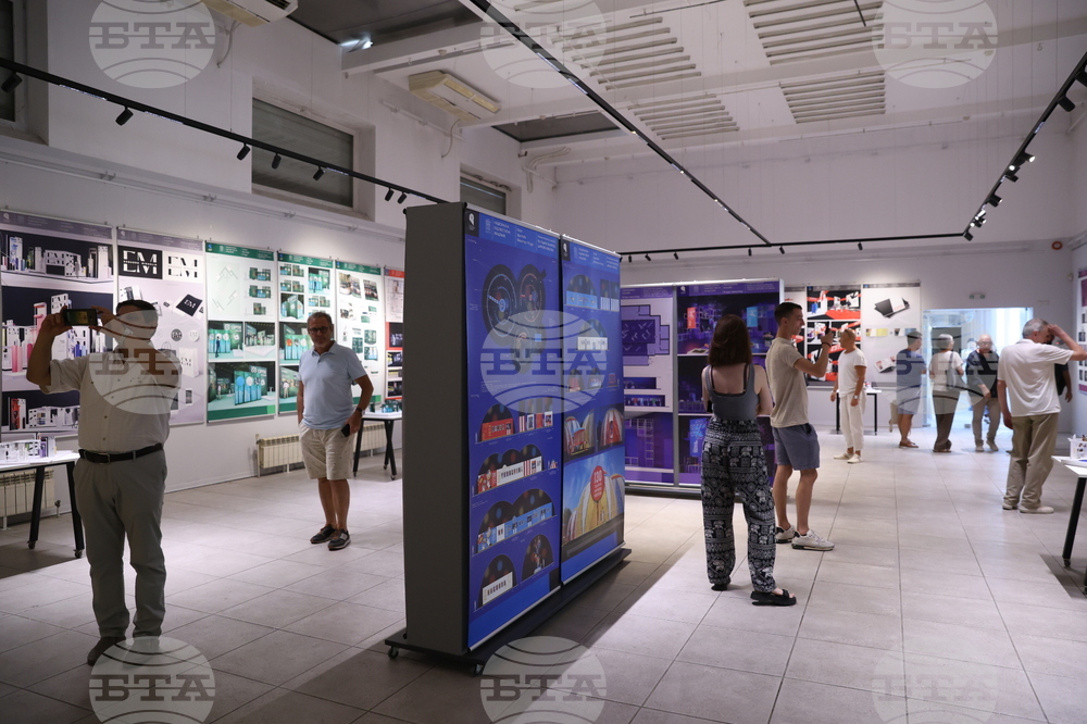 Специалност "Рекламен дизайн" - галерия "Академия" - изложба