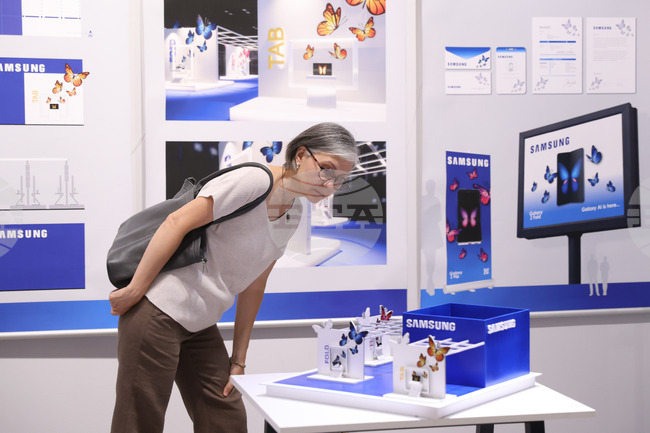 Специалност "Рекламен дизайн" - галерия "Академия" - изложба