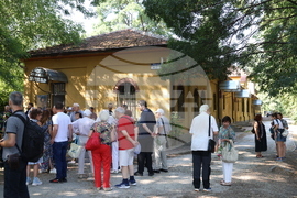 Мемориал „Гарнизонно стрелбище“  - Никола Вапцаров - поклонение