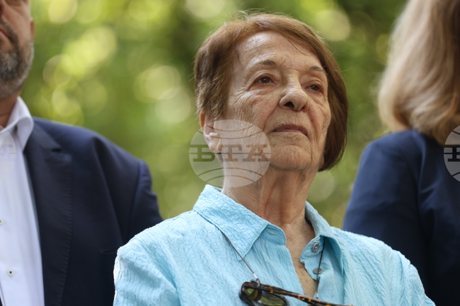 Почина българската режисьорка и поетеса Мая Вапцарова