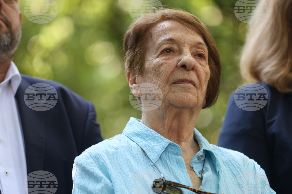 Мемориал „Гарнизонно стрелбище“  - Никола Вапцаров - поклонение