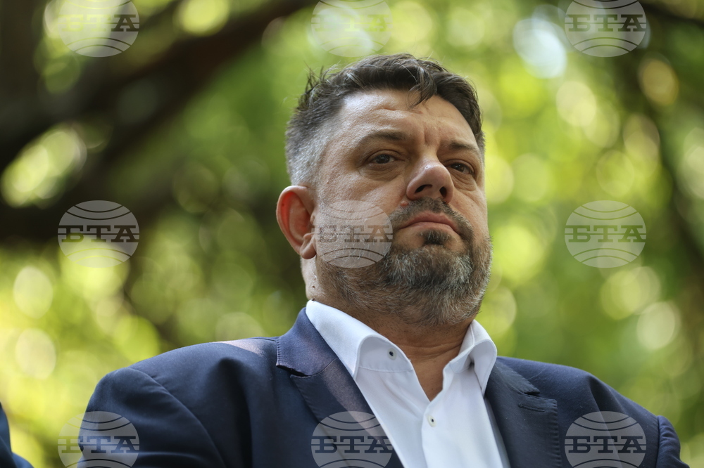 Мемориал „Гарнизонно стрелбище“  - Никола Вапцаров - поклонение