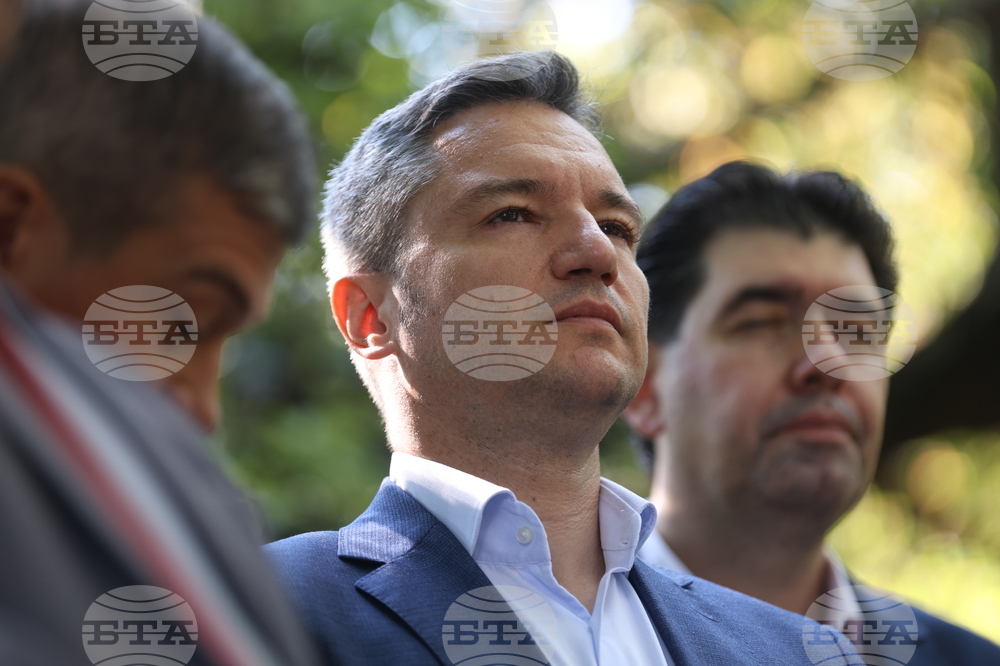 Мемориал „Гарнизонно стрелбище“  - Никола Вапцаров - поклонение