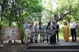 Мемориал „Гарнизонно стрелбище“  - Никола Вапцаров - поклонение