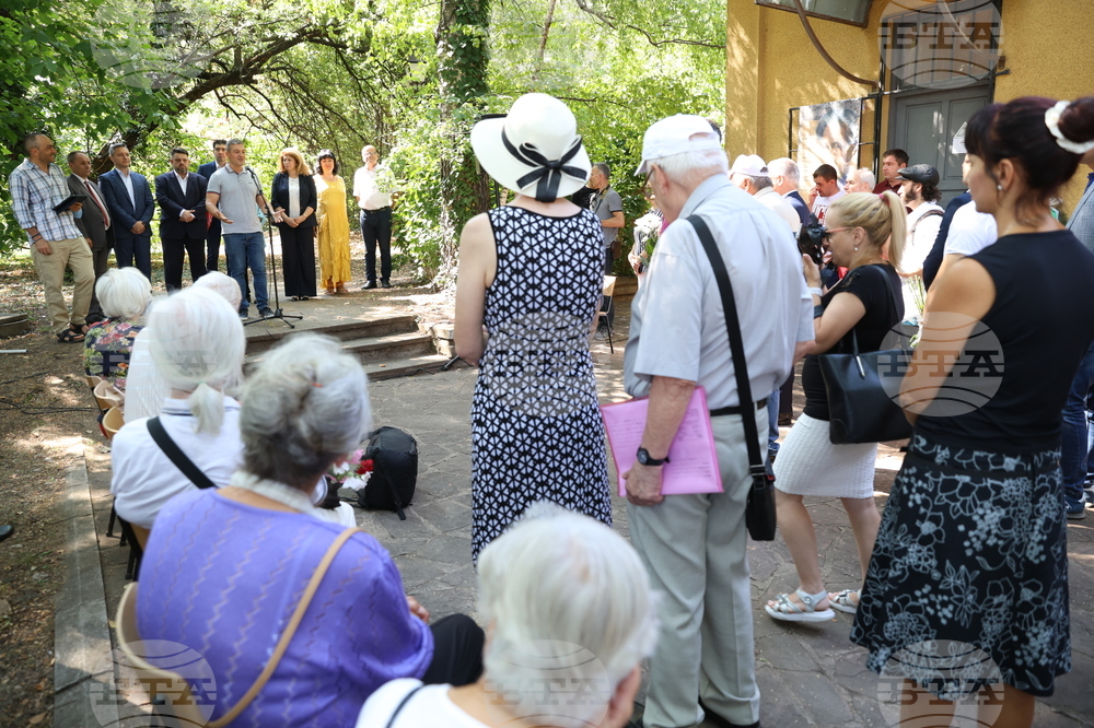 Мемориал „Гарнизонно стрелбище“  - Никола Вапцаров - поклонение