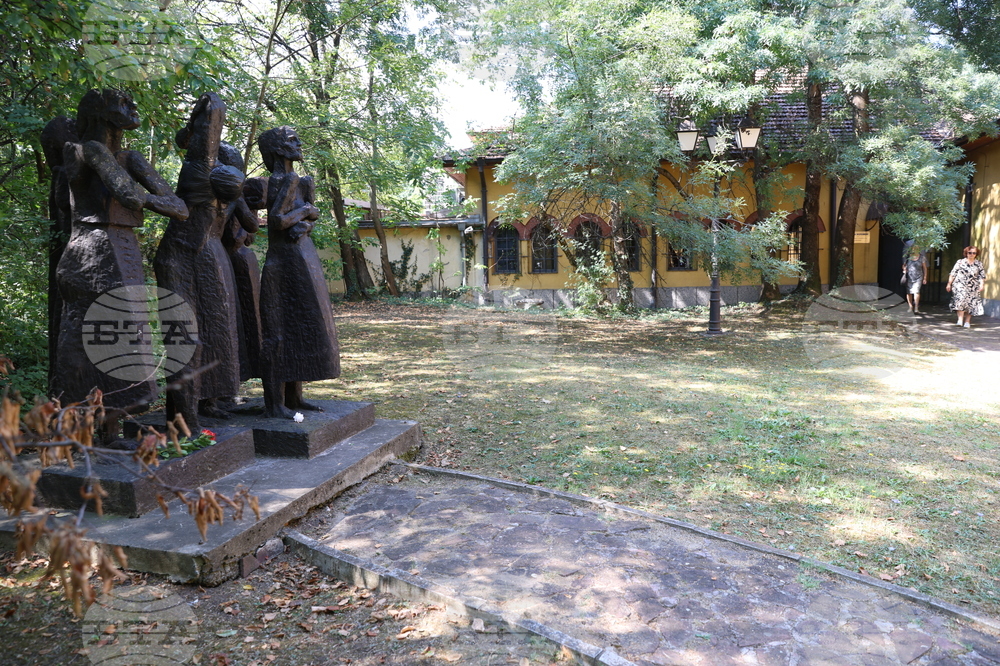 Мемориал „Гарнизонно стрелбище“  - Никола Вапцаров - поклонение