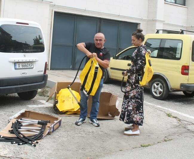 Пожарогасители – раници получиха като дарение в община Свиленград от Националната асоциация на доброволците