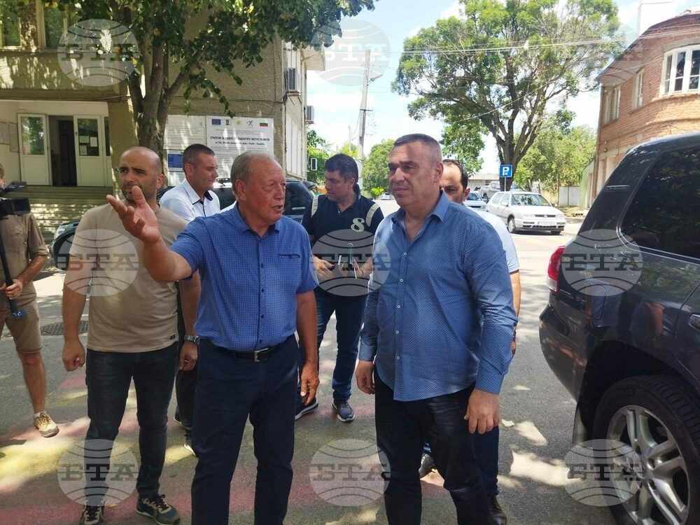 Земеделският министър препоръча в Болярово пострадалите от пожарите стопани да подават бързо заявления по програма "де минимис"