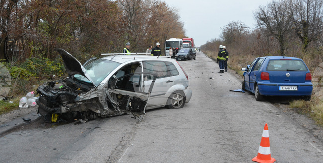 Общо 25 души са ранени при катастрофи през изминалото денонощие в страната, трима са загинали
