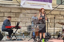 Варна - музикален фестивал „Варненско лято“ - Даниела Белчева - албум "Naive"