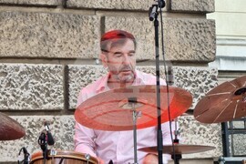 Варна - музикален фестивал „Варненско лято“ - Даниела Белчева - албум "Naive"