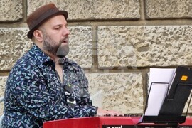 Варна - музикален фестивал „Варненско лято“ - Даниела Белчева - албум "Naive"